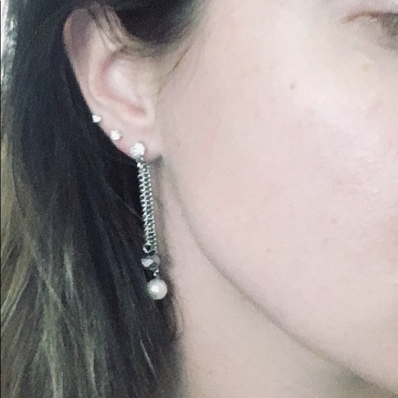 Two pairs of chain earrings - Picture 7 of 7